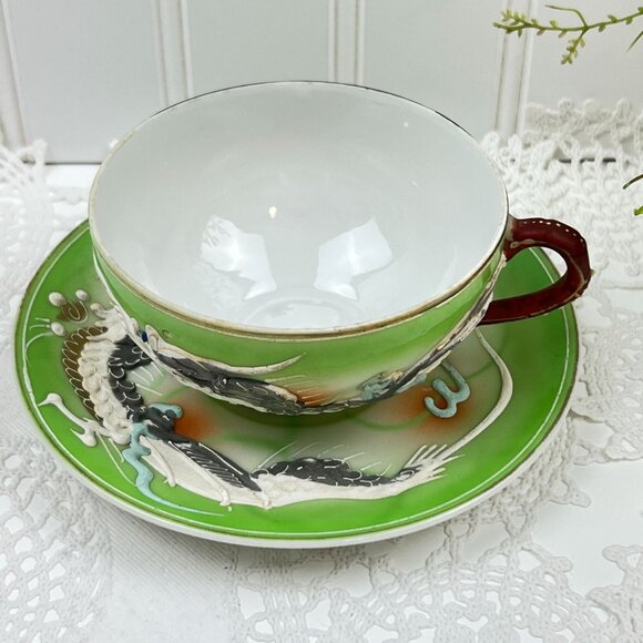 Japanese Dragonware Tea Cup & Saucer Raised Moriage Design Green Geisha Girl - Picture 8 of 10